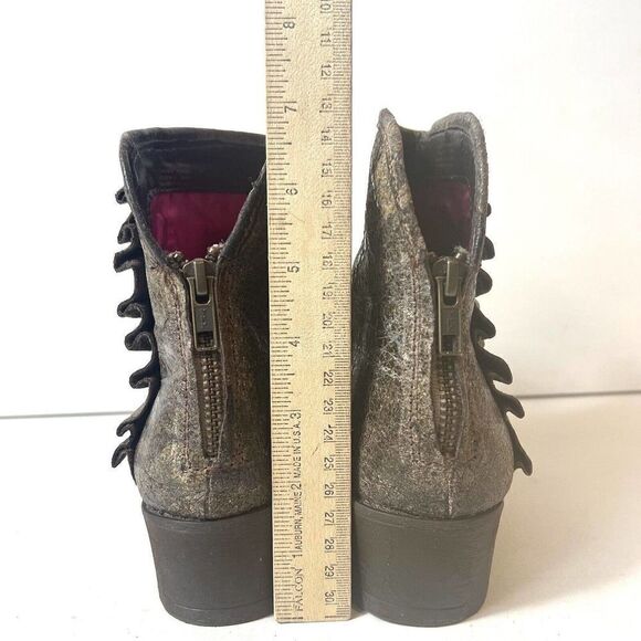 Betsey Johnson Seal Ruffled Brown Leather Back-Zip Western Ankle Bootie Womens 7 - Picture 9 of 11